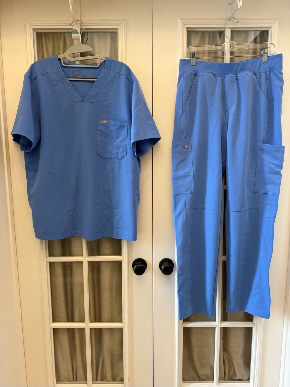 MEDIUM/LARGE Ceil Blue Men’s Figs Scrub Set EUC
